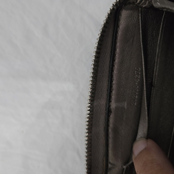 Gucci Brown Monogram Wallet with Silver Charm - Picture 6 of 13